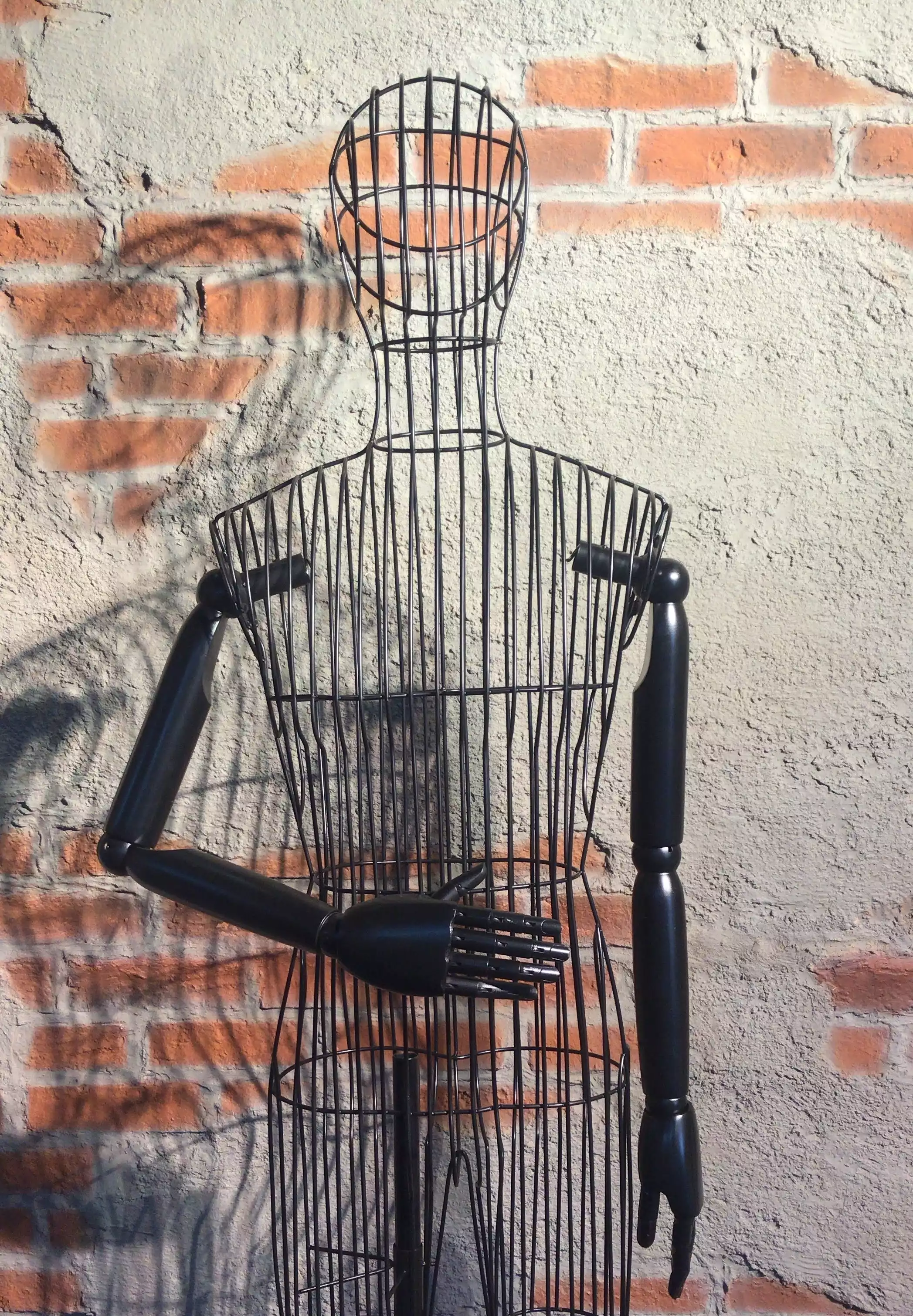 Perforje Vitrin Mankenleri